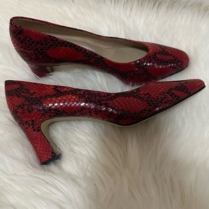 Etienne Aigner Red snake print heels Sz 9.5